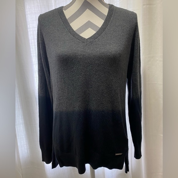 Michael Kors Women’s Ombré Two-Toned Faded V- Neck Gray‎ Sweater Size M - Picture 3 of 9